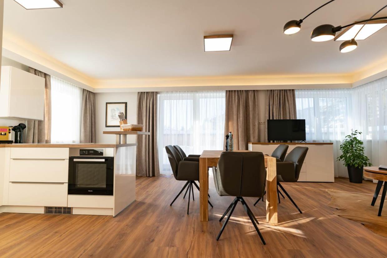 Waldrand Apartments 람자우 암 다흐스타인 외부 사진