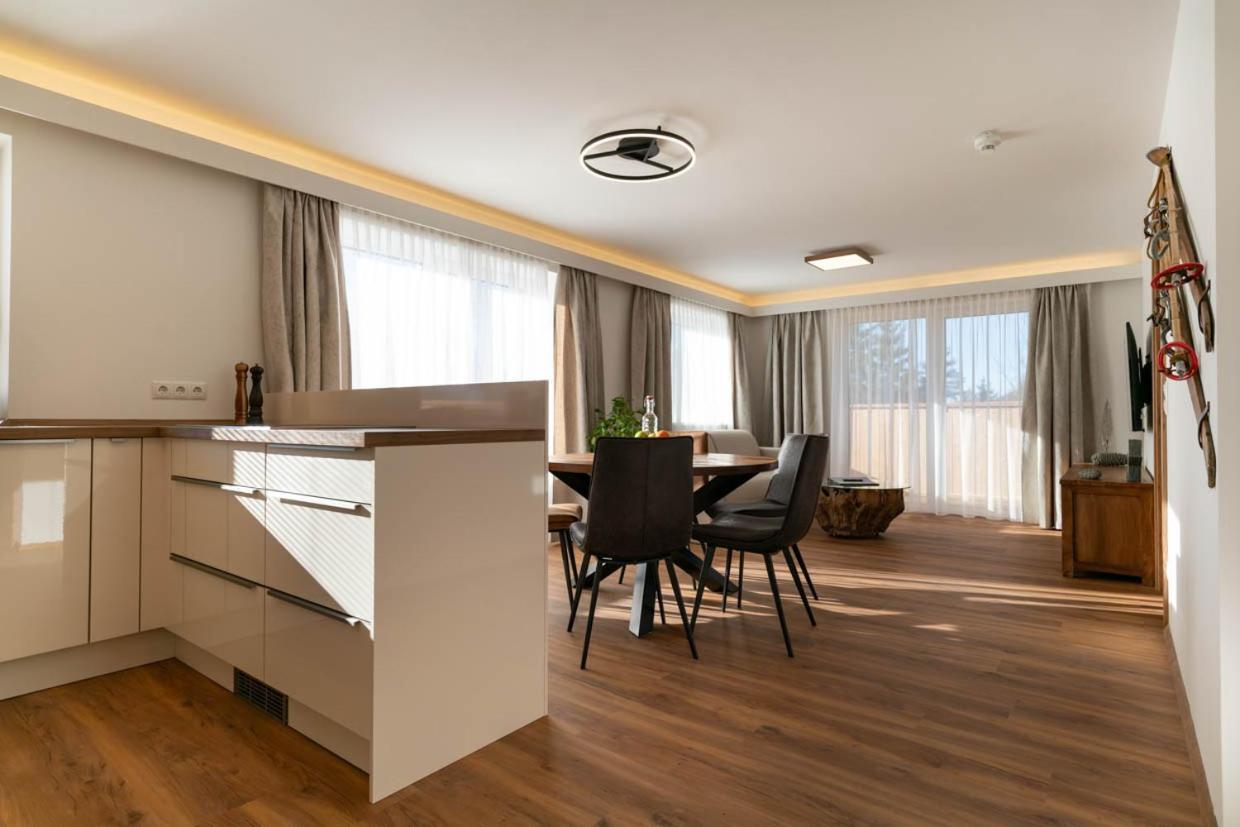 Waldrand Apartments 람자우 암 다흐스타인 외부 사진